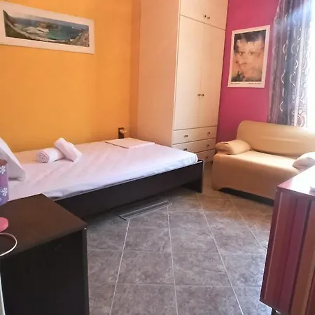 Vila Dina *